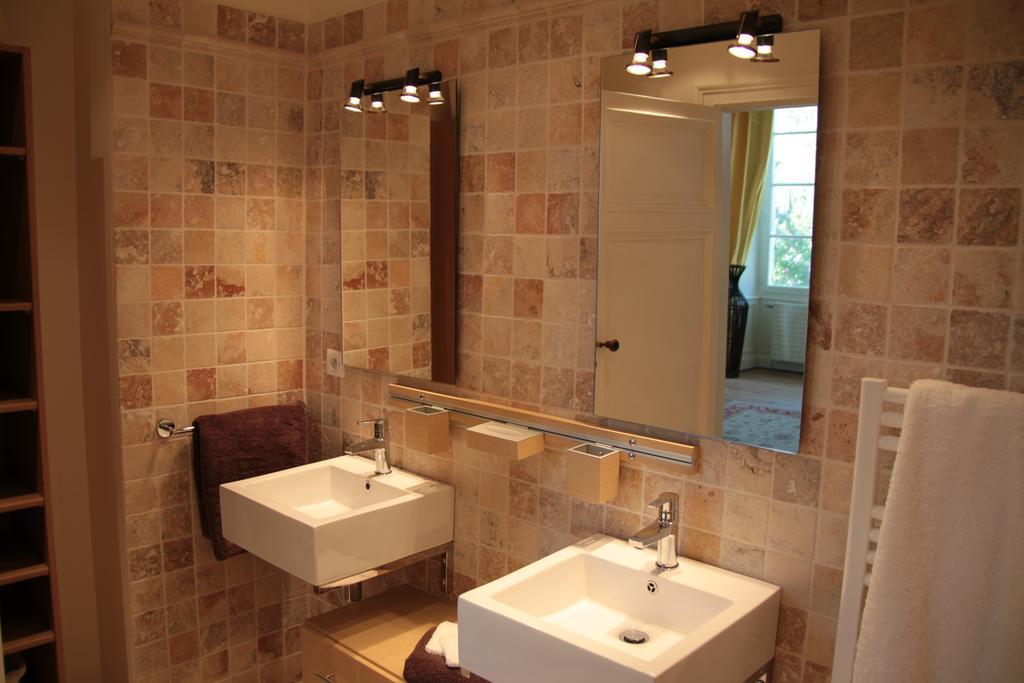 Domaine De Lamassas Bed & Breakfast Hautefage-la-Tour Room photo